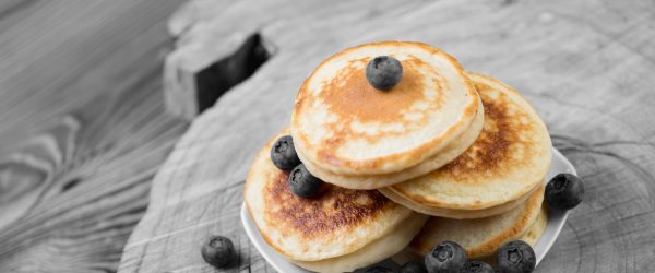 leckere Pancakes mit Blaubeeren, Glasbild Panorama Zu verkaufen – Bild 5