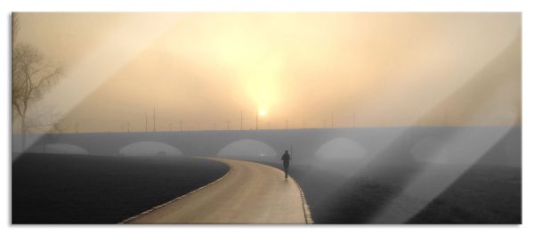 Joggerin vor Brücke, Glasbild Panorama Schn?ppchen